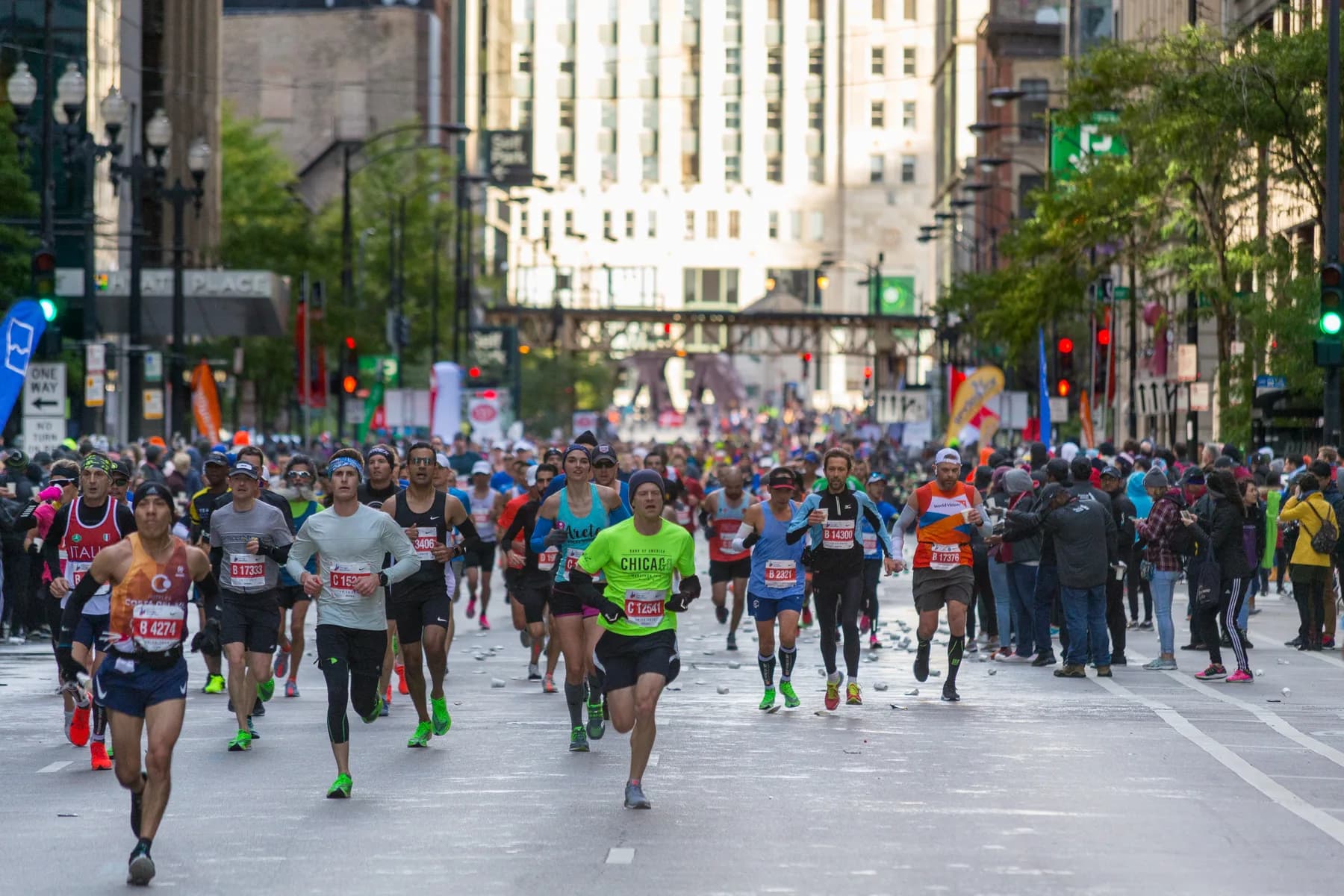 Runners fill North Franklin Street at the 2019 Chicago Marathon